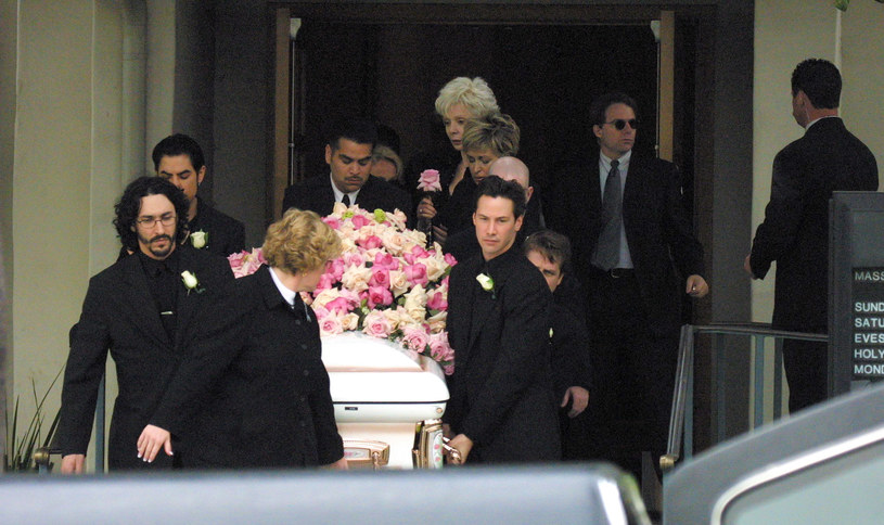 Keanu Reeves podczas pogrzebu Jennifer Syme /Bauer-Griffin/GC Images /Getty Images