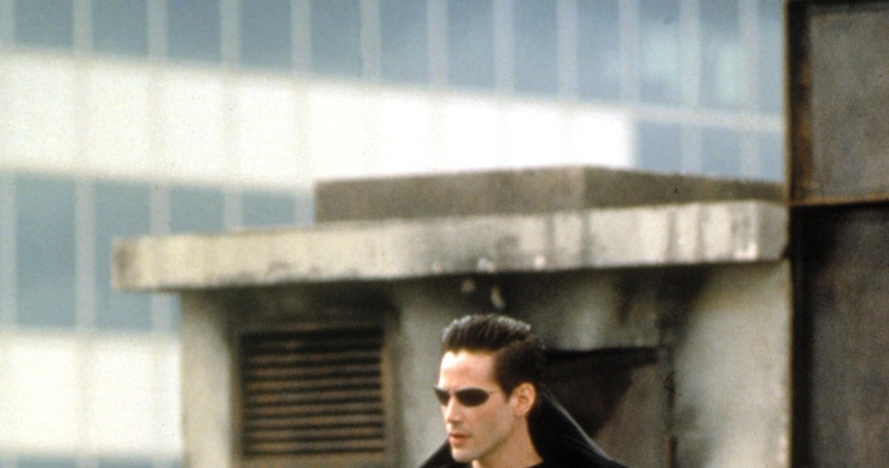 Keanu Reeves w "Matrixie", 1999 rok /Everett Collection /East News