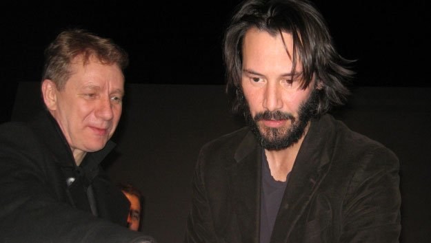 Keanu Reevesa przywitał dyrektor festiwalu Camerimage - Marek Żydowicz /INTERIA.PL