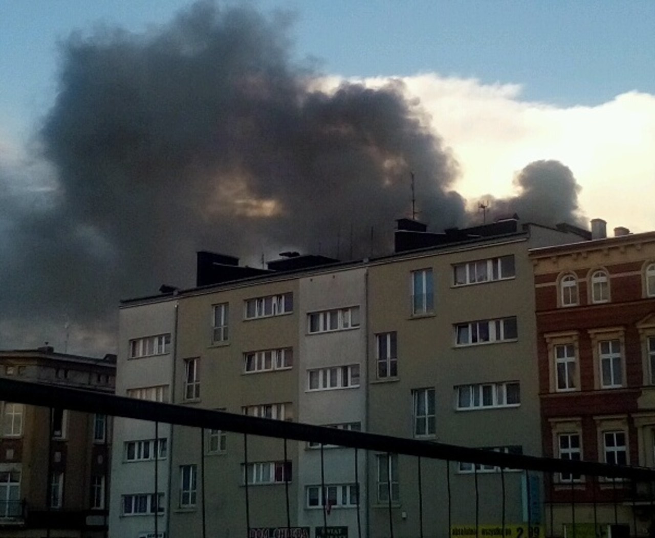 Kędzierzyn-Koźle: Wybuch gazu. Zawaliła się część budynku - pod gruzami mogą być ludzie