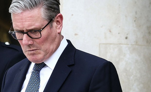 Keir Starmer pod ostrzałem własnej partii. Kontrkandydatów wciąż przybywa