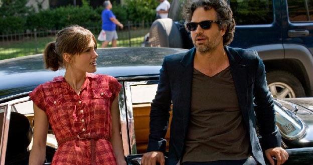 Keira Knightley i Mak Ruffalo w filmie "Zacznijmy od nowa" /materiały dystrybutora