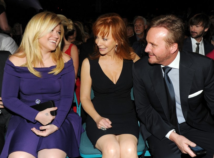 Kelly Clarkson, Reba McEntire i Narvel Blackstock w 2013 r. /Kevin Winter /Getty Images