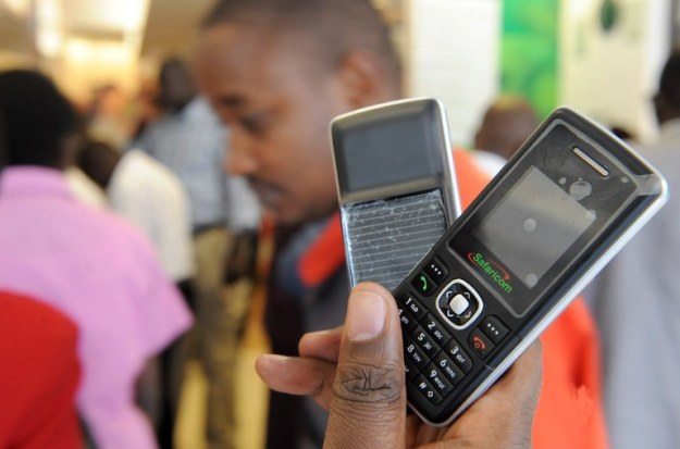 Kenia walczy z niezarejestrowanymi kartami SIM /AFP
