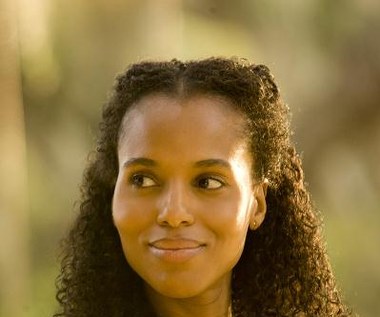 Kerry Washington w scenie z filmu "Django"