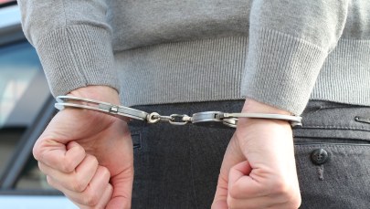 Kęty: Zarzut usiłowania zabójstwa za atak nożem na żonę