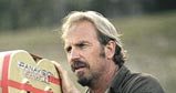 Kevin Costner na planie westernu "Open Range" /