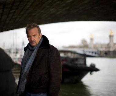 Kevin Costner w scenie z filmu "72 godziny"