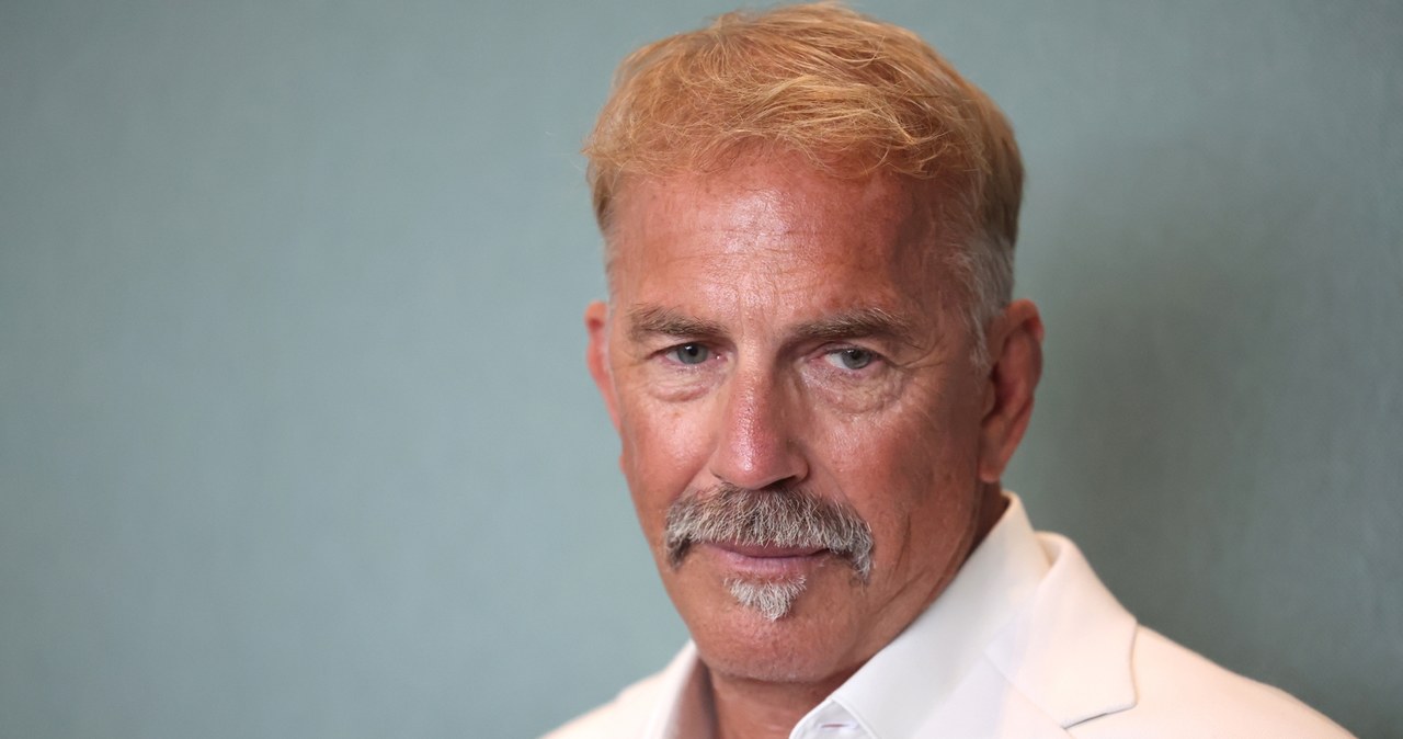 Kevin Costner /Andre Pain - Pool /Getty Images