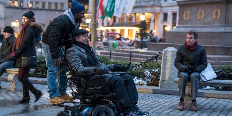 Kevin Hart i Bryan Cranston w filmie "The Upside" - amerykańskiej wersji komedii "Nietykalni" /materiały prasowe