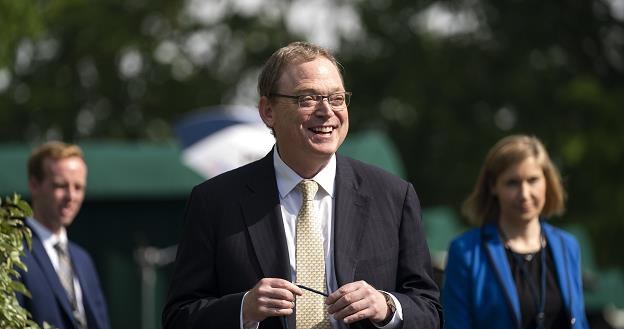Kevin Hassett (na pierwszym planie), szef doradców ds. gospodarczych Donalda Trumpa /EPA