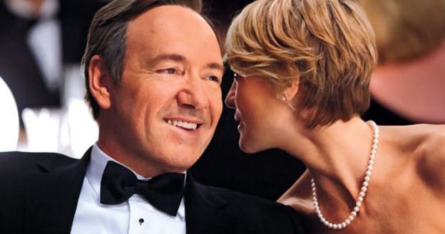 Kevin Spacey i Robin Wright w serialu Davida Finchera wcielają się w Franka i Claire Underwoodów /materiały prasowe