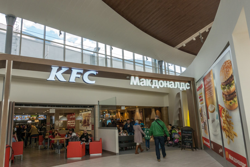 KFC i McDonald's w Moskwie /123RF/PICSEL