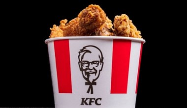 KFC zaskakuje klientów! Oferuje kubełki o połowę taniej!