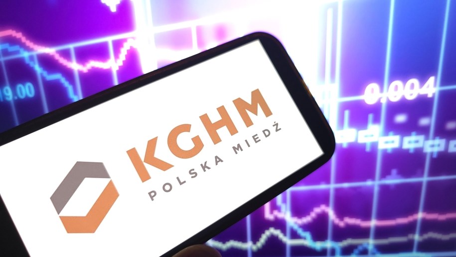 KGHM: Andrzej Szydło odwołany z funkcji prezesa; spółką pokieruje Remigiusz Paszkiewicz /Shutterstock