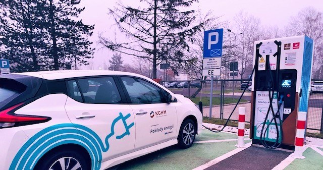 KGHM Polska Miedź zwiększa liczbę ultra szybkich punktów ładowania samochodów elektrycznych. /materiały prasowe