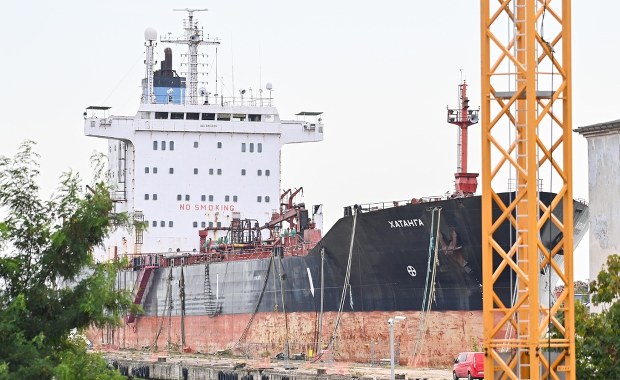 "Khatanga" zaległa w Gdyni. Rosyjski tankowiec nie może opuścić portu