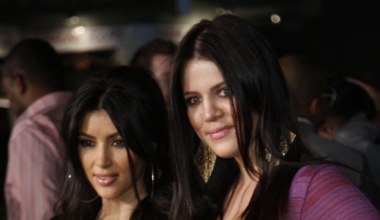Khloe Kardashian: Z brzydkiego kaczątka w seksowną kobietę! 