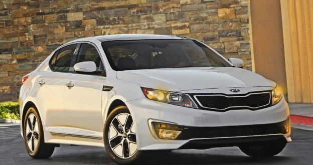 Kia Optima Hybrid /Kia