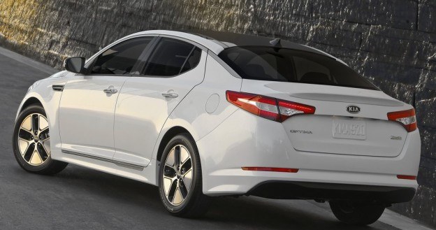 Kia Optima Hybrid /Kia