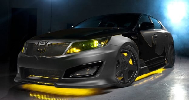 Kia Optima jako Batmobil. /Kia