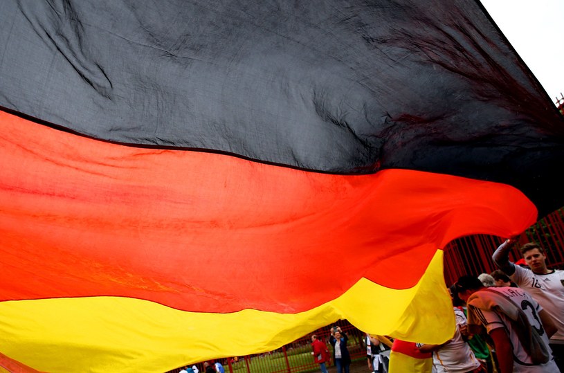 Kibcie reprezentacji Niemiec przed meczem w Lille /AFP
