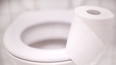 Kibic uwięziony na stadionie. Zasnął w toalecie