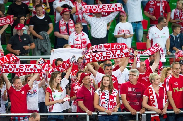 Kibice Biało-Czerwonych podczas meczu Ligi Światowej siatkarzy (zdjęcie archiwalne) /Tytus Żmijewski /PAP