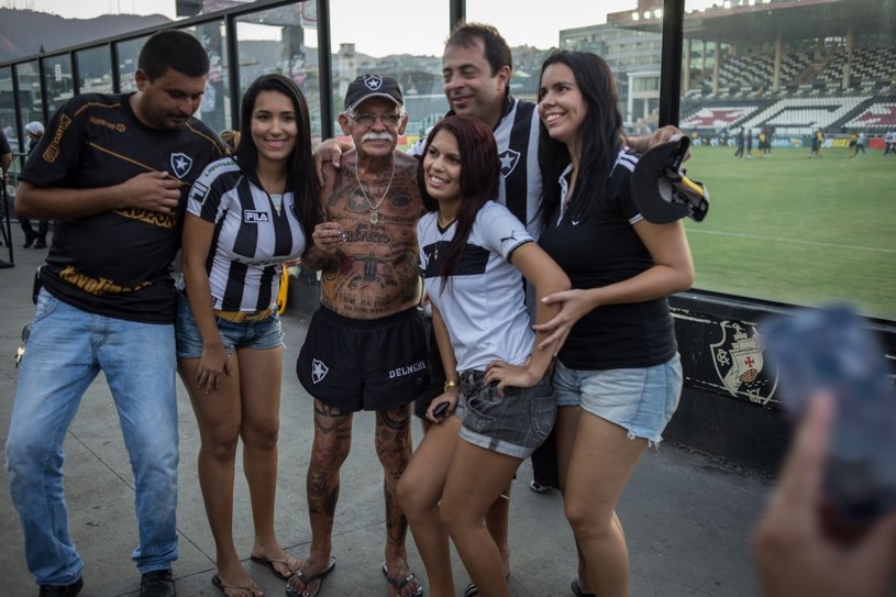 Kibice Botafogo darzą "szalonego kibola" ogromnym szacunkiem /AFP
