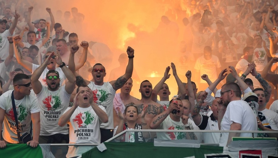 Kibice Legii Warszawa podczas finałowego meczu piłkarskiego Pucharu Polski /Bartłomiej  Zborowski /PAP