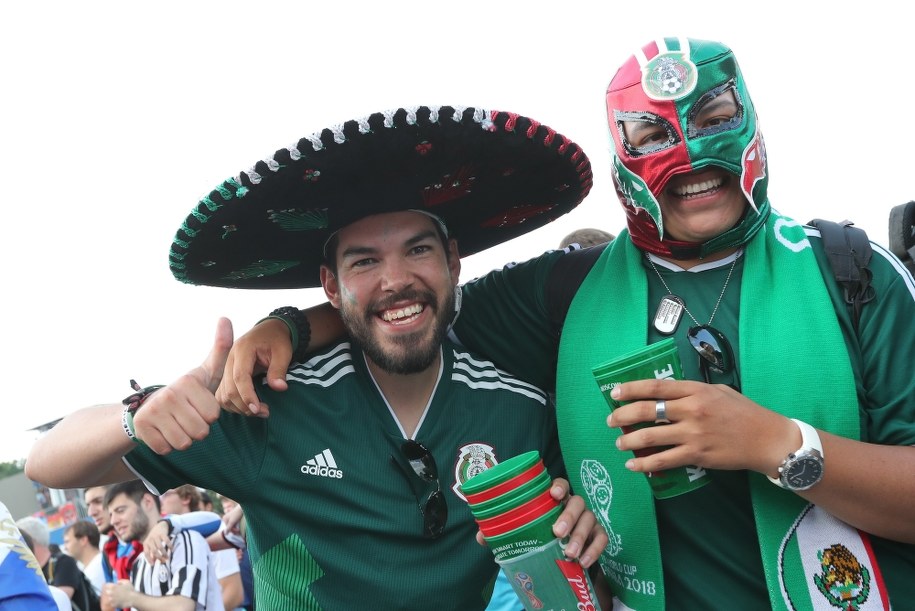 Kibice Meksyku /Abedin Taherkenareh   /PAP/EPA