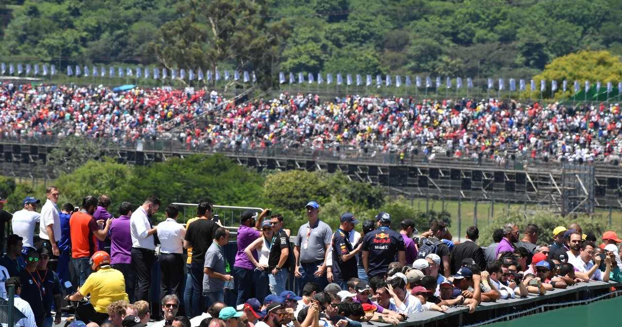 Kibice na torze Interlagos /AFP