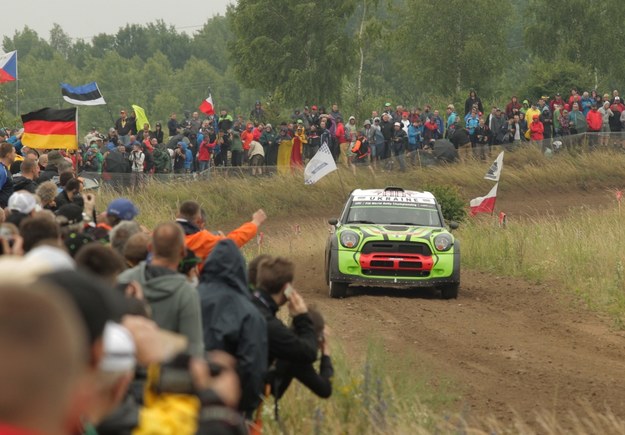 Kibice na trasie Rajdu Polski /Tomasz Waszczuk /PAP