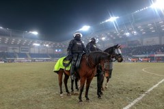 Kibice Piasta Gliwice wywołali burdy na własnym stadionie