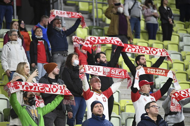 Kibice piłkarskiej reprezentacji Polski / 	Adam Warżawa    /PAP