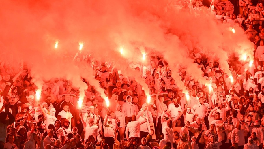 Kibice Śląska Wrocław podczas meczu z Legią Warszawa /Maciej Kulczyński /PAP