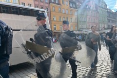 Kibice we Wrocławiu przed meczem finału Ligi Konferencji UEFA. 