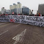 Kibice Widzewa protestowali przed magistratem
