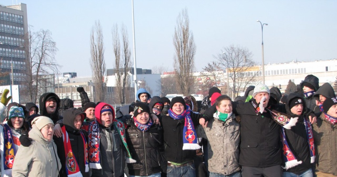 Kibice Wisły Kraków protestowali przeciwko odwołaniu meczu o Superpuchar