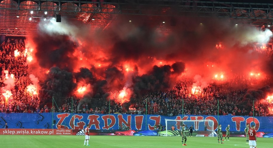 Kibice Wisły Kraków /PAP/Jacek Bednarczyk /PAP