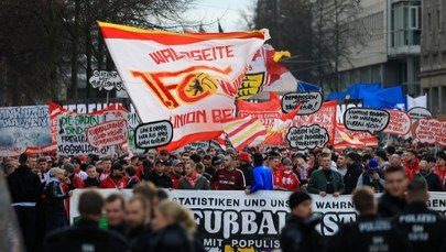 Kibice z całego kraju maszerowali ramię w ramię. Nie chcą zmian na stadionach