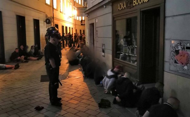 Kibole Cracovii starli się z Bułgarami w Bratysławie. Ponad 100 zatrzymanych, są ranni