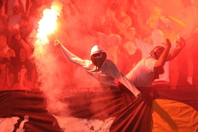 Kibole na meczu T-Mobile Ekstraklasy /Marcin Bielecki /PAP