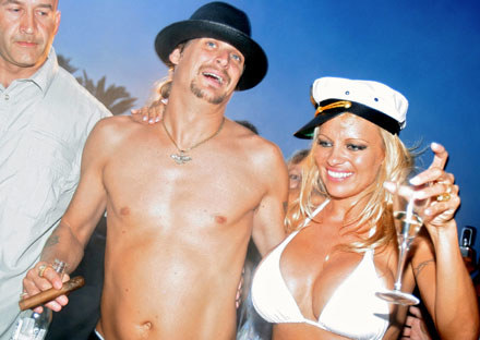 Kid Rock i Pamela Anderson w szczęśliwszych czasach... /arch. AFP