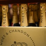 Kiedy bąbelki nie wystarczą, luksusowy sektor liczy straty. Moët zwolni 1200 pracowników