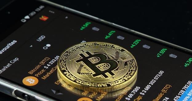 Kiedy kupować bitcoiny? Amerykańscy naukowcy to wiedzą /&copy;123RF/PICSEL