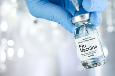 Kiedy najlepiej zaszczepić się przeciwko grypie? Specjalista odpowiada