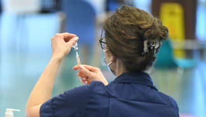 Kiedy nie należy się szczepić przeciw Covid-19? Porady ekspertów 