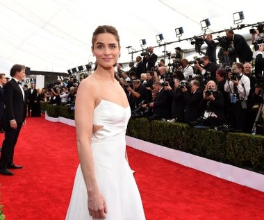 Kiedy rozpoczynała hollywoodzką karierę występem w filmie "Twarda laska" (2001), reżyserzy najczęściej obsadzali ją w niezobowiązujących, komediowych rolach. Obchodząca 45. urodziny Amanda Peet udowodniła jednak, że jest aktorką wszechstronną.