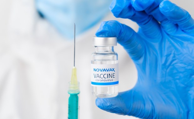 ​Kiedy ruszą szczepienia nową szczepionką covidową? Znamy prawdopodobny termin